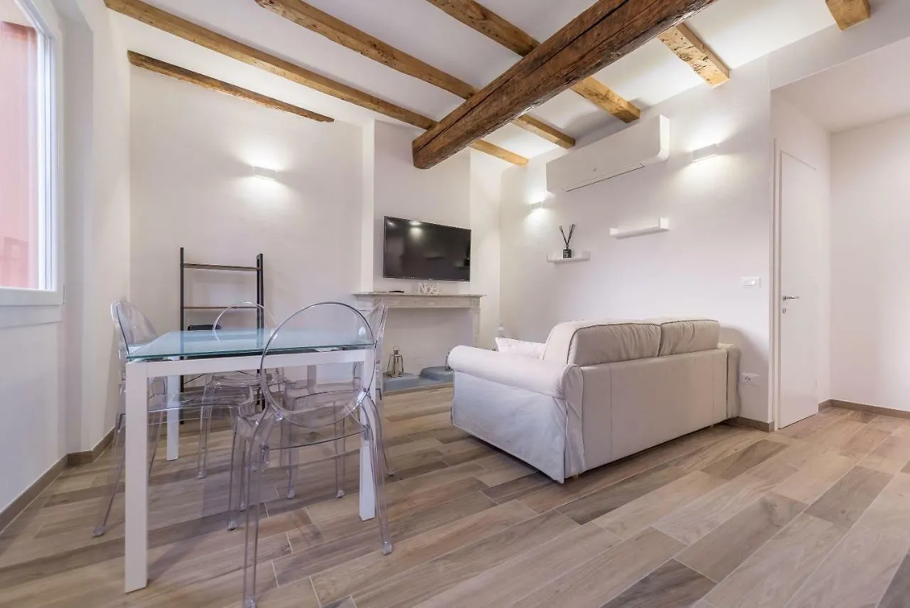 Realkasa Canonica Apartment ボローニャ