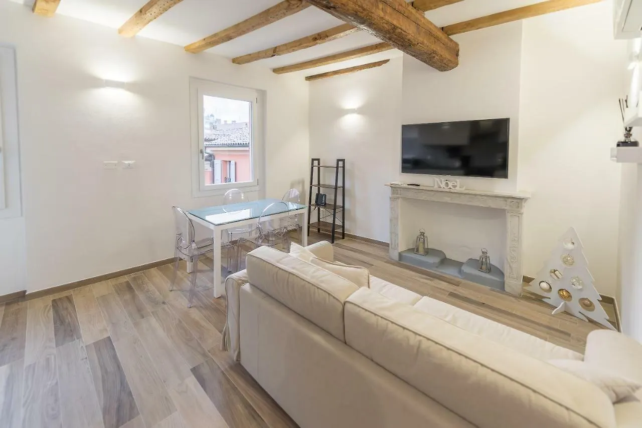 Realkasa Canonica Apartment Bologna Italy